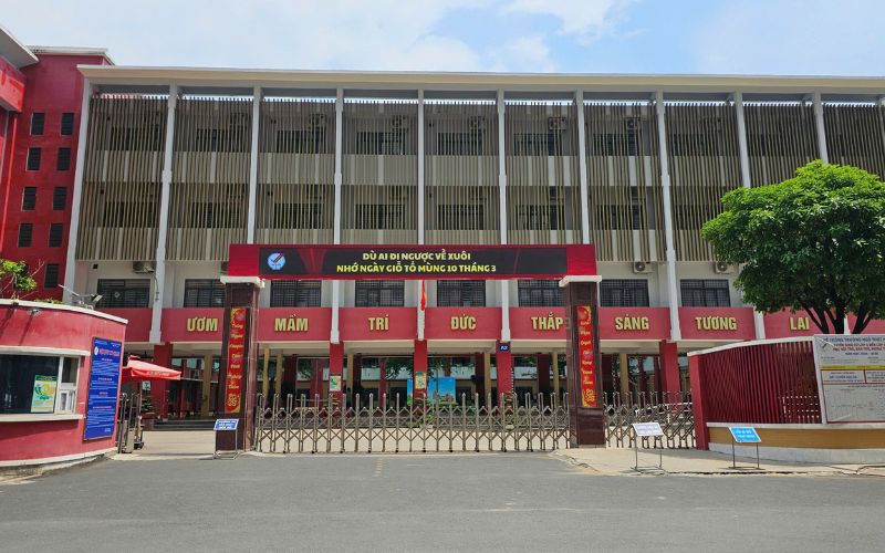 Trường nội trú TPHCM Ngô Thời Nhiệm School